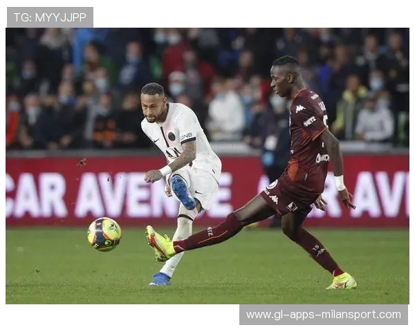 巴黎圣日耳曼边路回撤快速传球被打造成标准动作