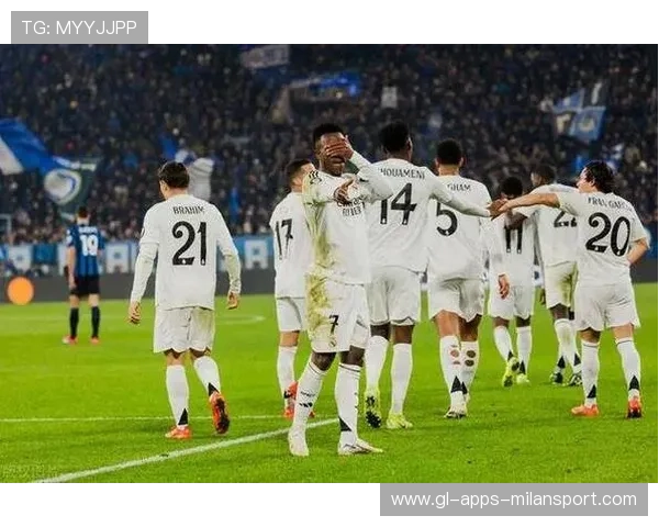 皇马塞尔吉奥任意球：高度弧线完美展现足球艺术